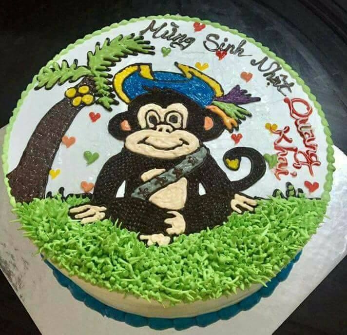 Bánh gato sinh nhật tuổi khỉ dành tặng bé trai hình con khỉ cầm bình sữa  rất cute 3418  Bánh fondant